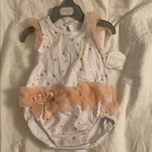 Adorable girls outfit 3-6 month NWT